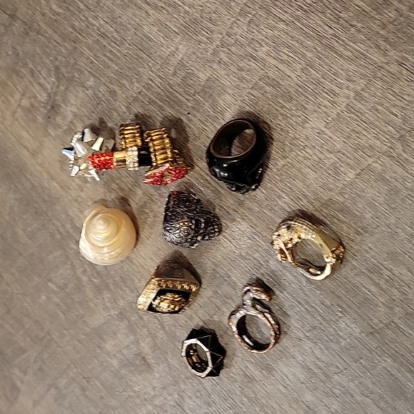 Ring lot - Picture 3 of 3